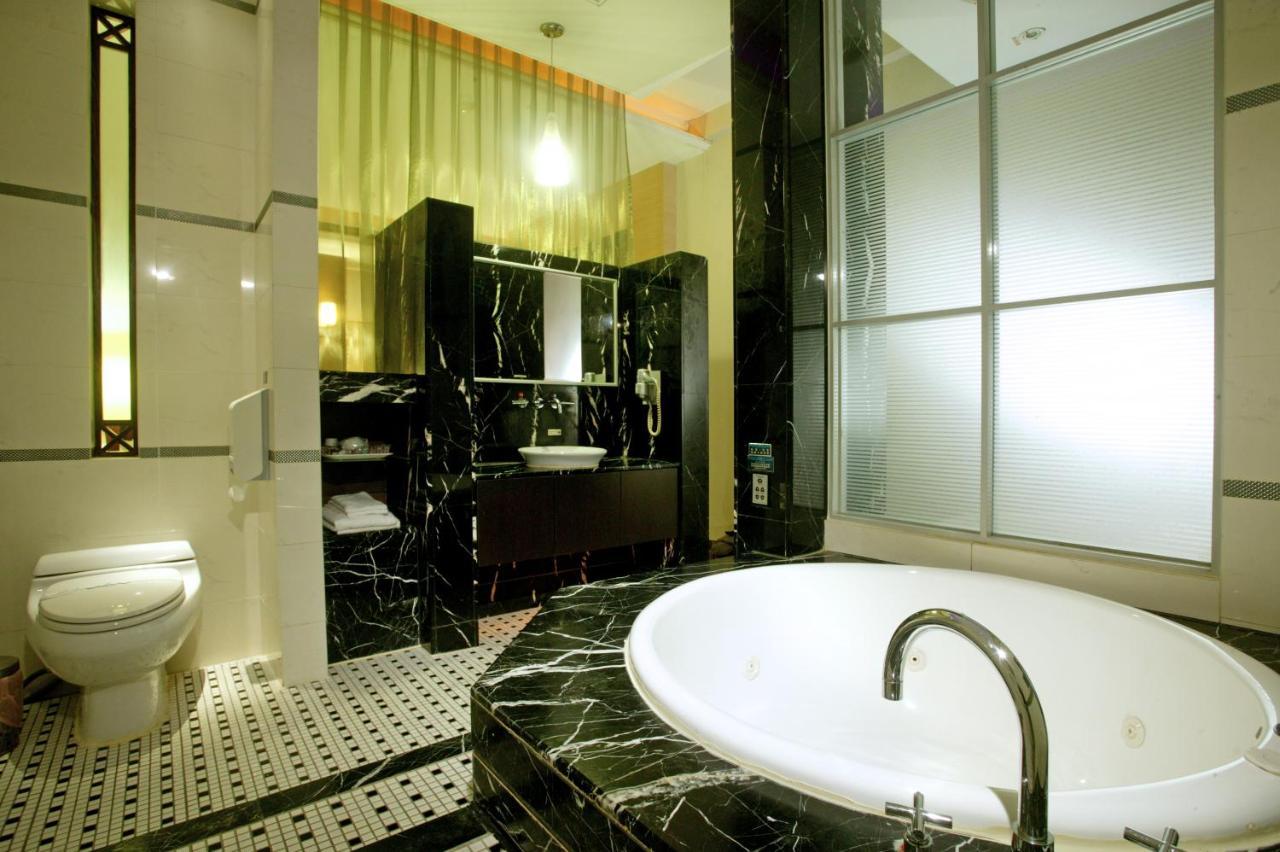 Jing Hwa Motel Tainan Luaran gambar