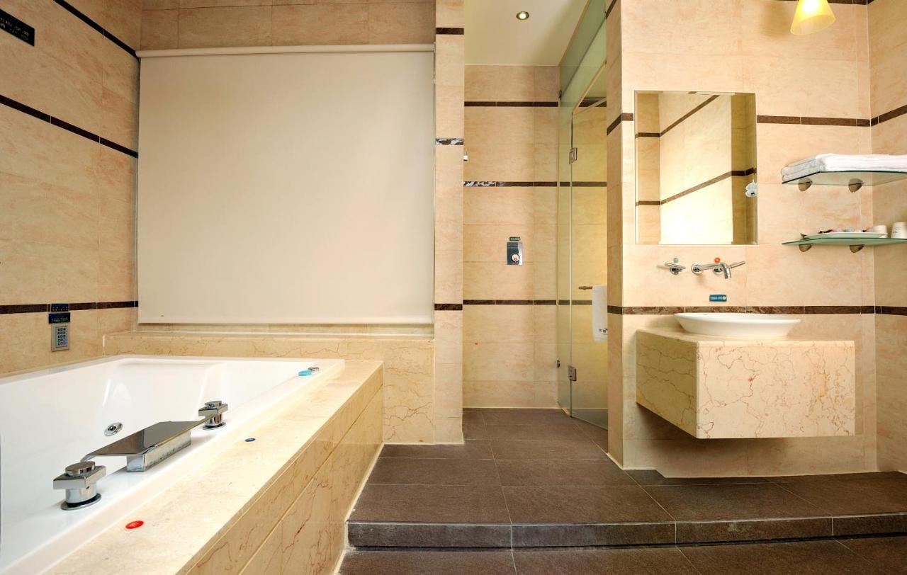 Jing Hwa Motel Tainan Luaran gambar
