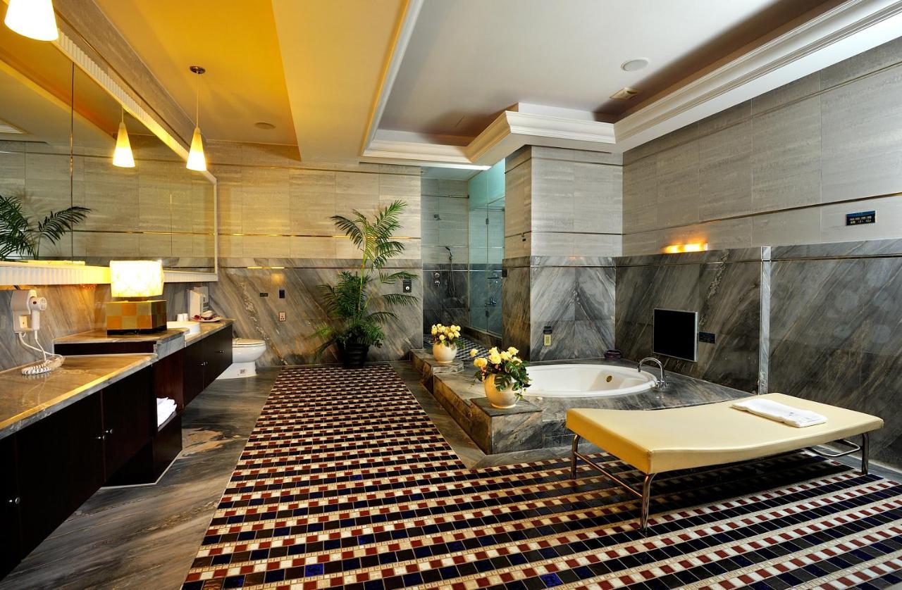 Jing Hwa Motel Tainan Luaran gambar