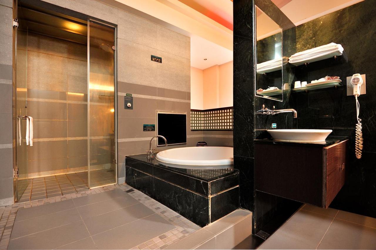 Jing Hwa Motel Tainan Luaran gambar