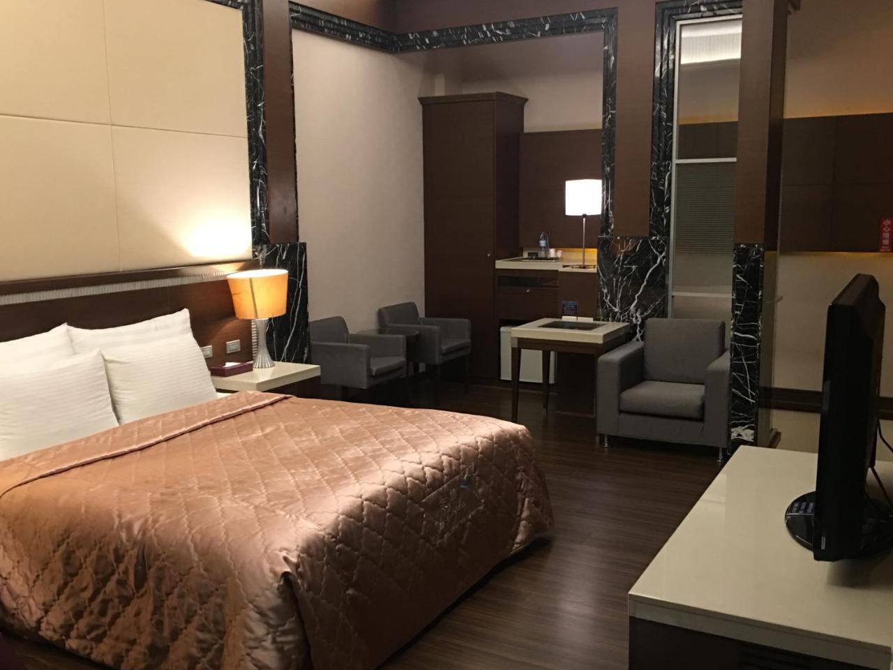 Jing Hwa Motel Tainan Luaran gambar